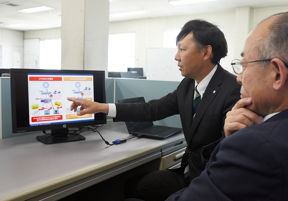 専任のメンバーが定期に訪問し、経営者のお悩みをヒアリングしていきます